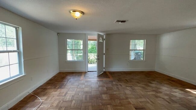 Photo - Charming 3BR Home in Ocoee – Cozy Living with Great Location!