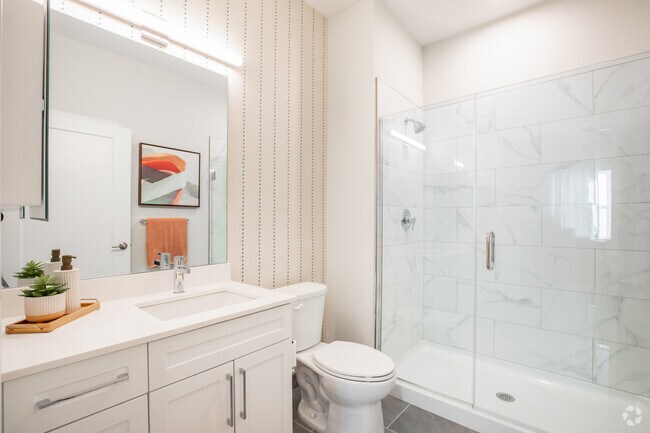 2 BR, 2 BA - 1,300 SQ FT