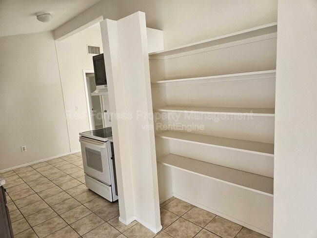 Photo - 1635 Newport Ct