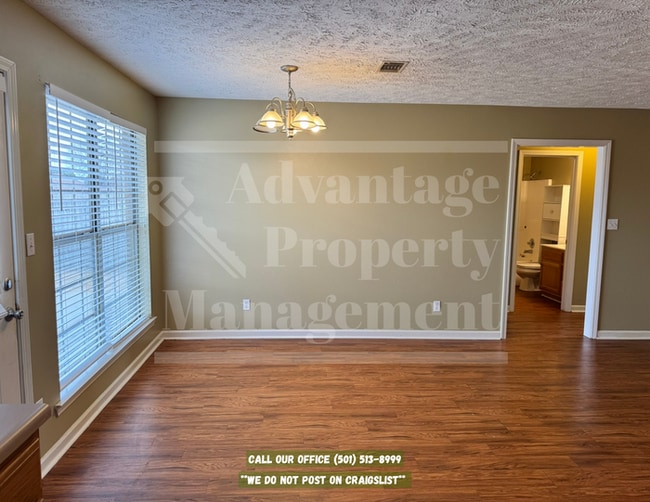 Photo - 2730 Makenzie Dr