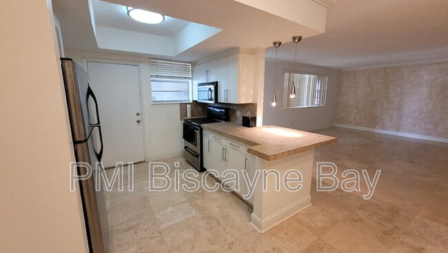 Photo - 11960 NE 19th Dr