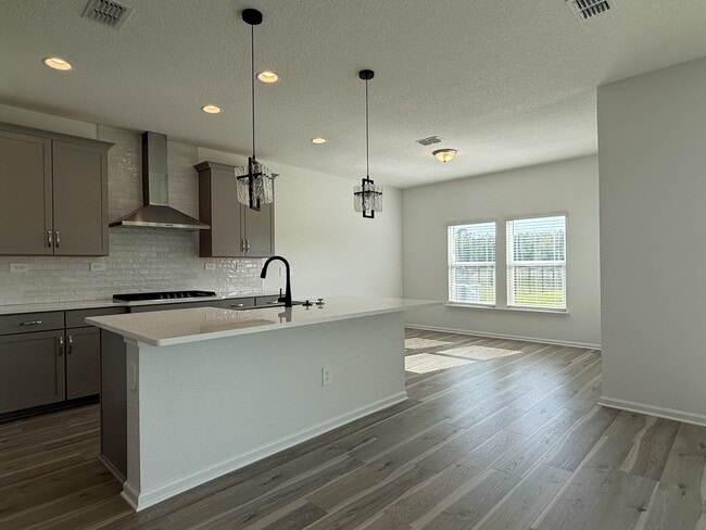 Photo - 104 Charmer Trce