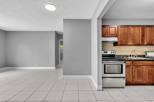 626 SW 14th Ave Unit 108
