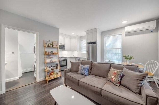 10 Chelsea St Unit 3