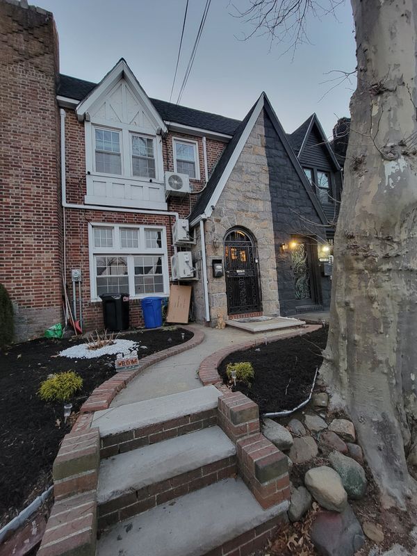 Photo - 115-62 205th Street