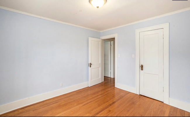 Photo - 3833 Webster St