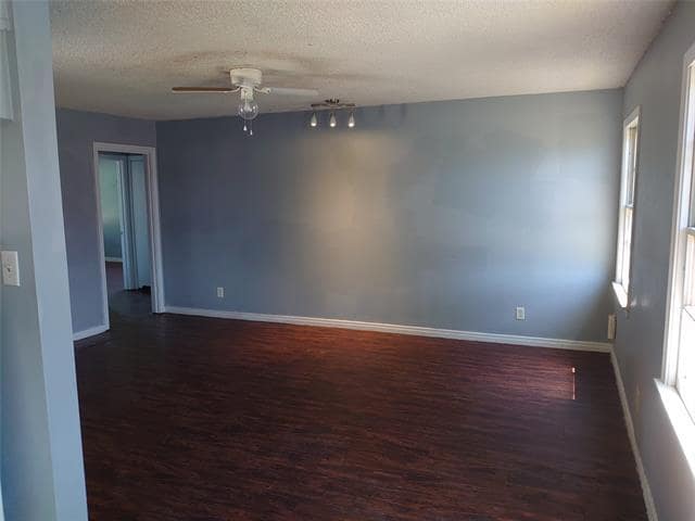 Photo - 302 Fannin St