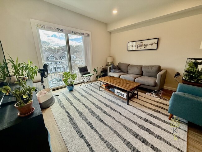 Building Photo - 458 Washington St