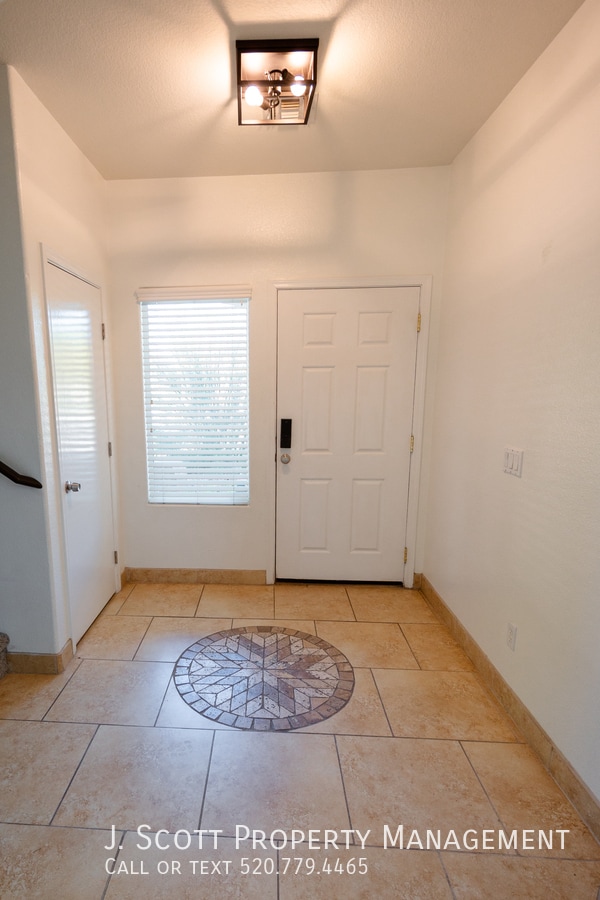 Photo - 12209 W Washington St