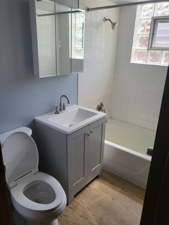 Photo - 15300 Martin Luther King Jr Dr Unidad 3W