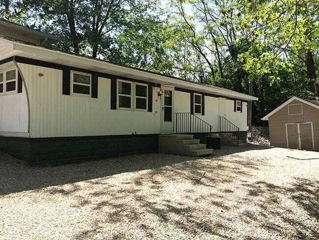 Building Photo - 2 Bed 1 Bath Mobile Home