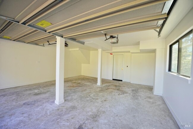 Building Photo - 119 Cloud View Rd