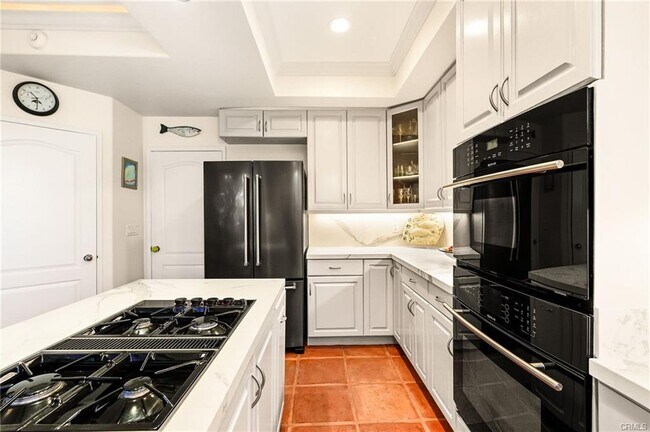 Photo - 1827 Barry Ave