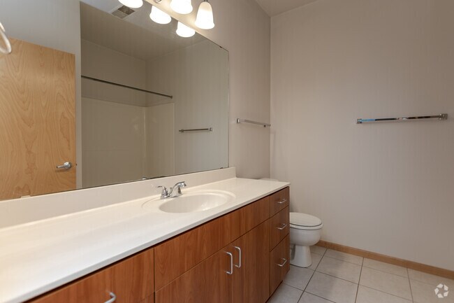 2BR, 2BA - 1,023SF