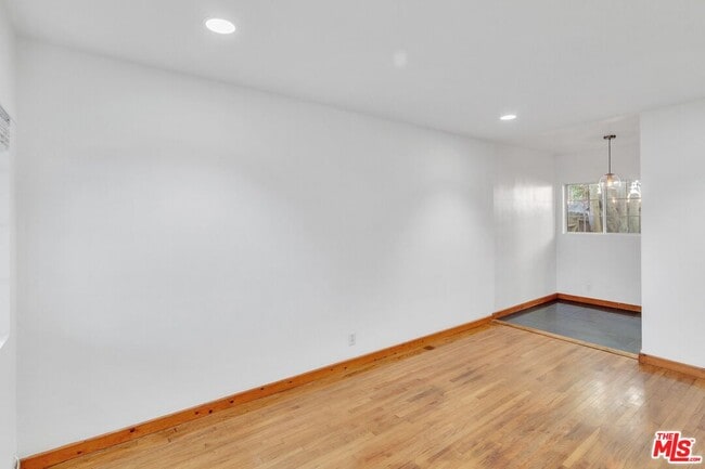 Photo - 1405 Ocean Park Blvd Unit B