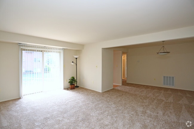 Living/Dining Area