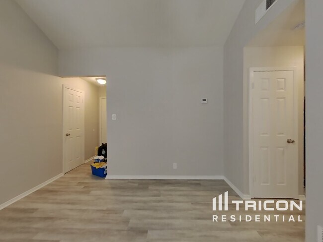 Photo - 5126 Casa Oro St