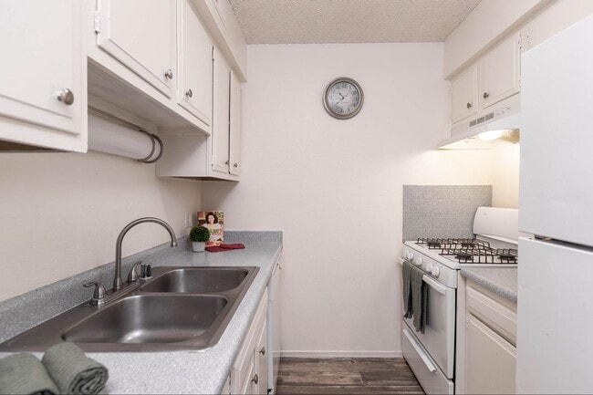 Sun Pointe Park Apartments