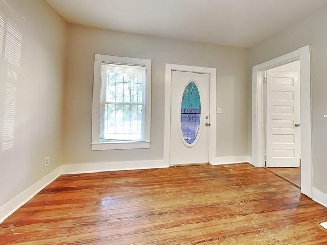 Photo - 1099 Coleman St SW