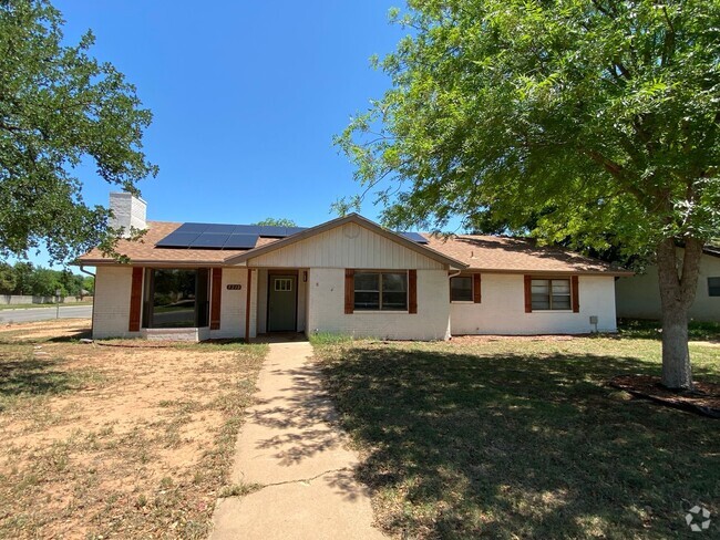 Building Photo - Spacious and Stunning Home – Your Dream Pr...