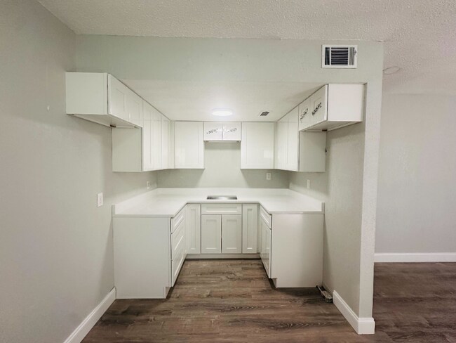 Photo - 618 93rd Ave N Unidad 5