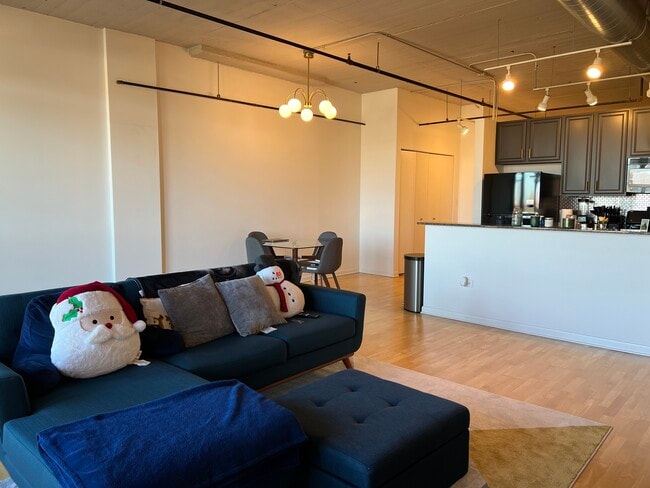 Photo - 1550 S Blue Island Ave Unit 405