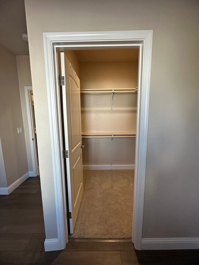 Photo - IMMACULANT 4 BEDROOM HOME 2.5 BATHROOM IN ...