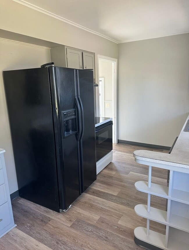 Photo - JP409-411 E. Bismark Unit JP409