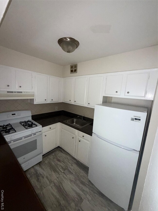 Photo - 251 Woodland Ave