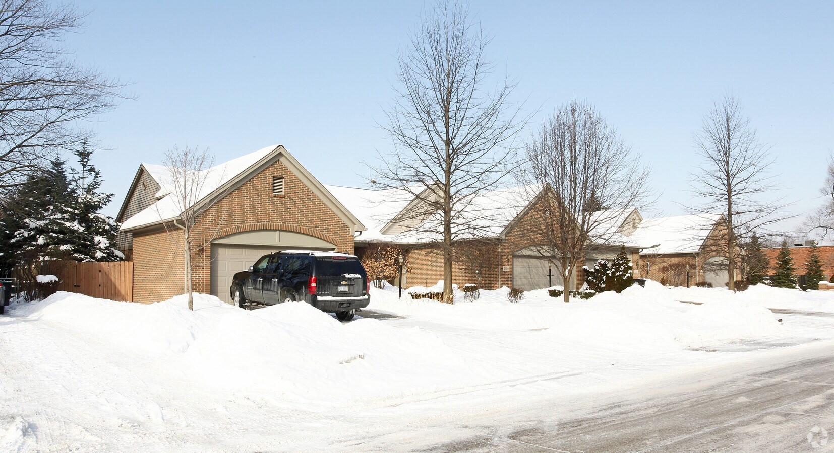 Photo - Glen Abbey Apartments