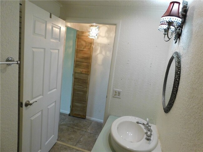 Photo - 485 7th Pl