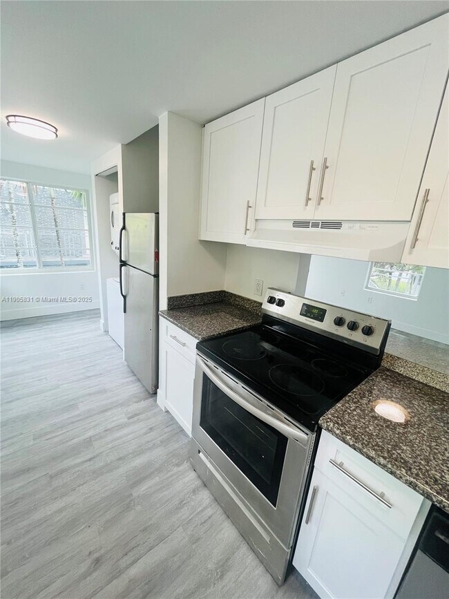 Photo - 950 Bay Dr Unit 5