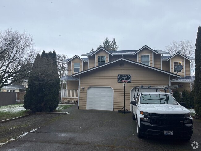 Building Photo - Puyallup 3 Bedroom Duplex. Rental