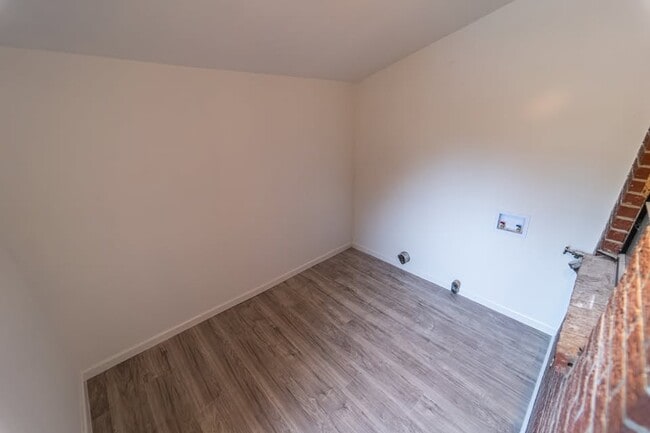 Photo - 434 3rd St SW