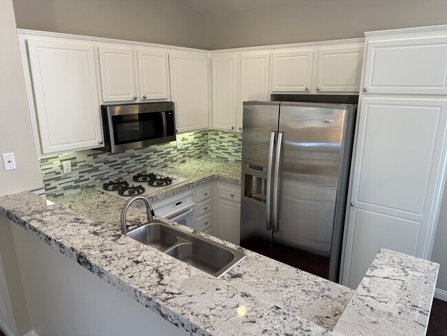 Photo - 1602 Reggio Aisle