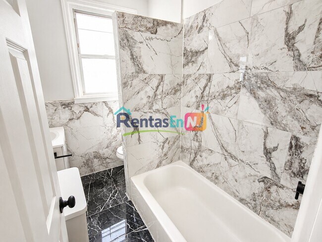 Photo - 49 Norwood St Unit 3