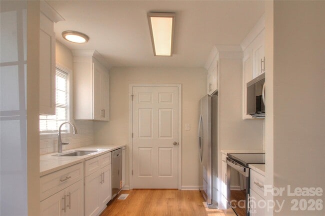 Photo - 608 Anne Ave