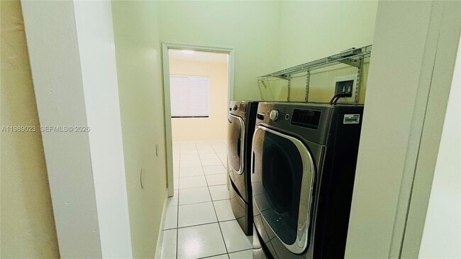 Photo - 16605 SW 90th St