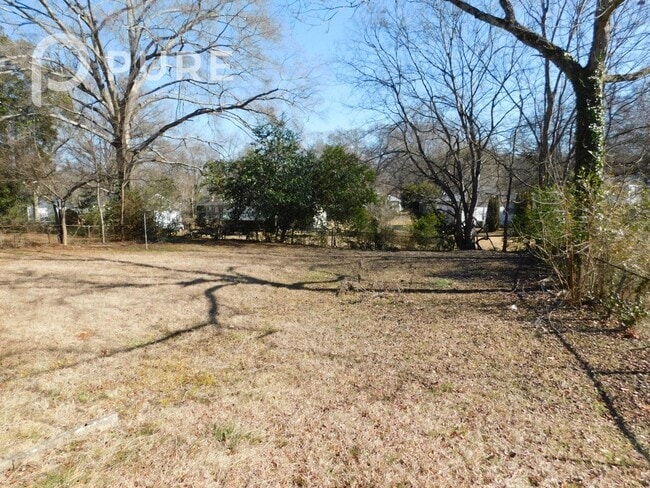 Photo - 1/2 off a month's rent with fully executed...