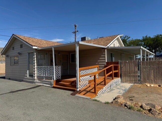 Building Photo - 47-DiVision NV LLC Unit 53 Rental