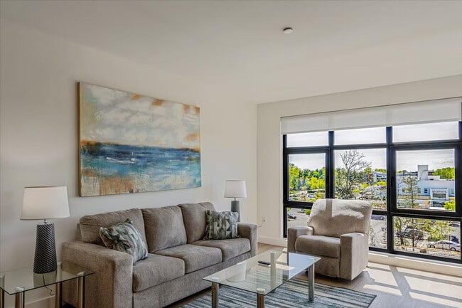 Building Photo - 365 Terhune Rd Unit ID1400065P