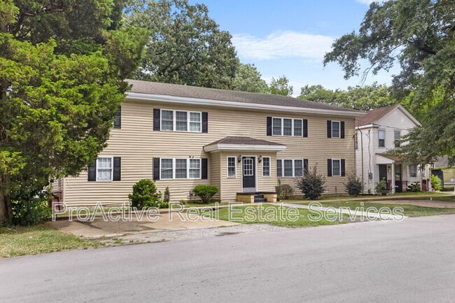 Photo - 1415 Commerce Ave