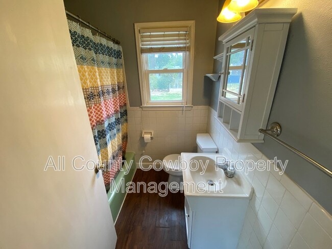 Photo - 1417 E Spring Creek Dr