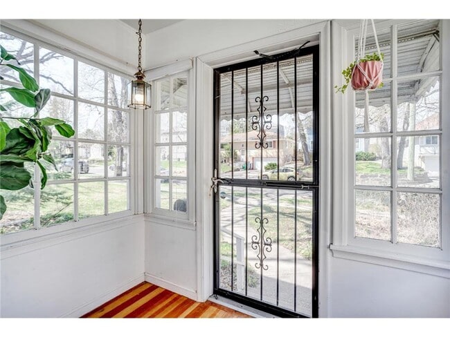 Photo - 3521 Girard Ave S