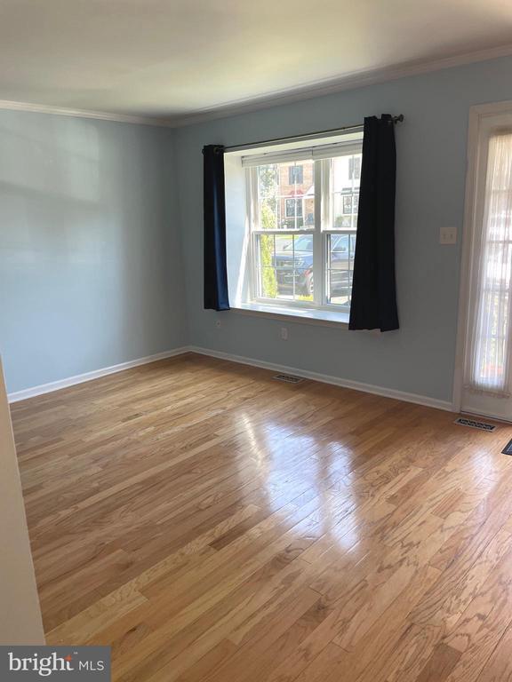 Photo - 105 Bradbury Rd