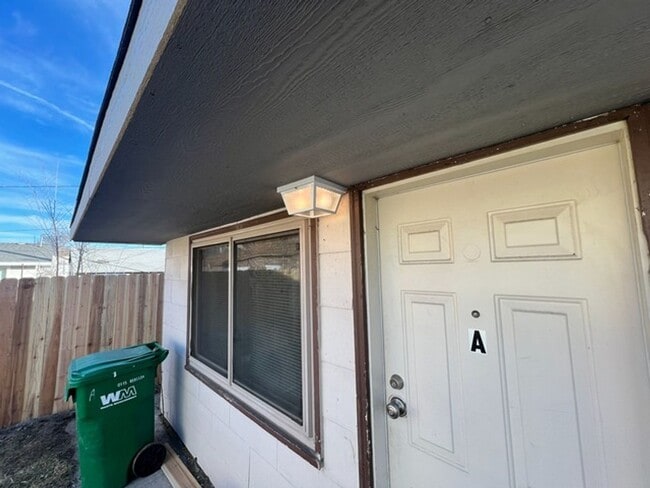 Photo - <B>Central Sparks 2 Bedroom Duplex<br><br> Unidad 1733.5 D Street  #A Sparks, NV 89431