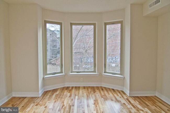 Photo - 1136 Hope St