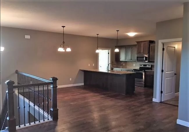 4423 SE Gemstone Ln