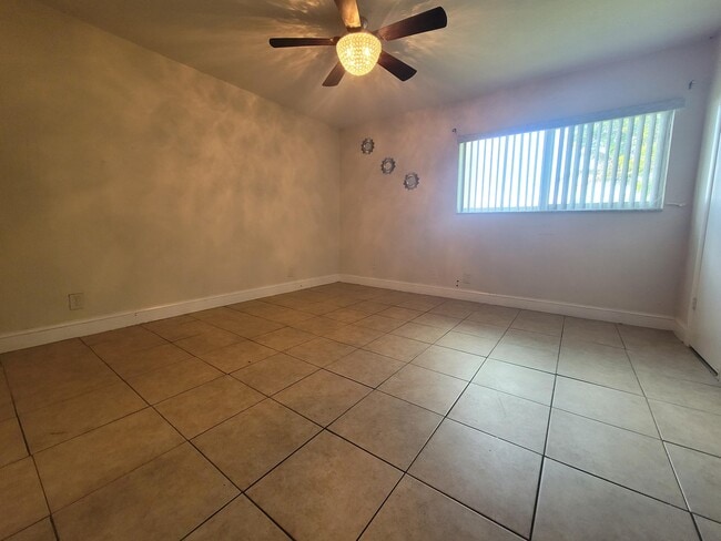 3760 NW 115th Way Unidad 8-2