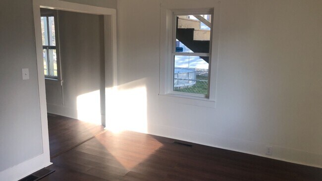 Photo - 711 Adler Rd Unit Lower